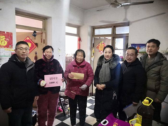 淮糧集團(tuán)開展春節(jié)走訪慰問(wèn)活動(dòng)