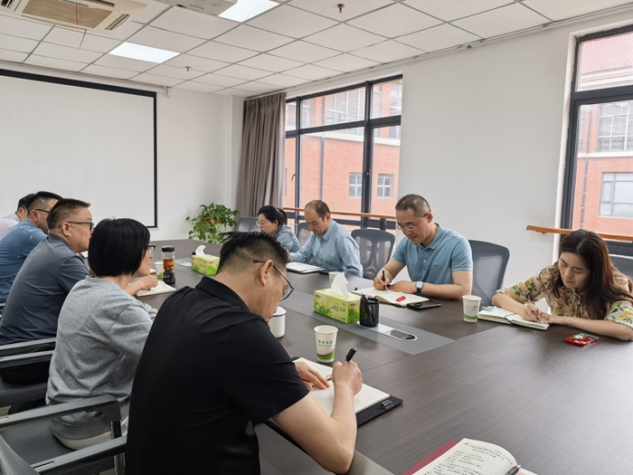 稅企聯(lián)動促發(fā)展 精準(zhǔn)服務(wù)助三農(nóng) —淮南市第二稅務(wù)分局赴淮糧集團(tuán)開展夏糧收購稅務(wù)專項(xiàng)調(diào)研